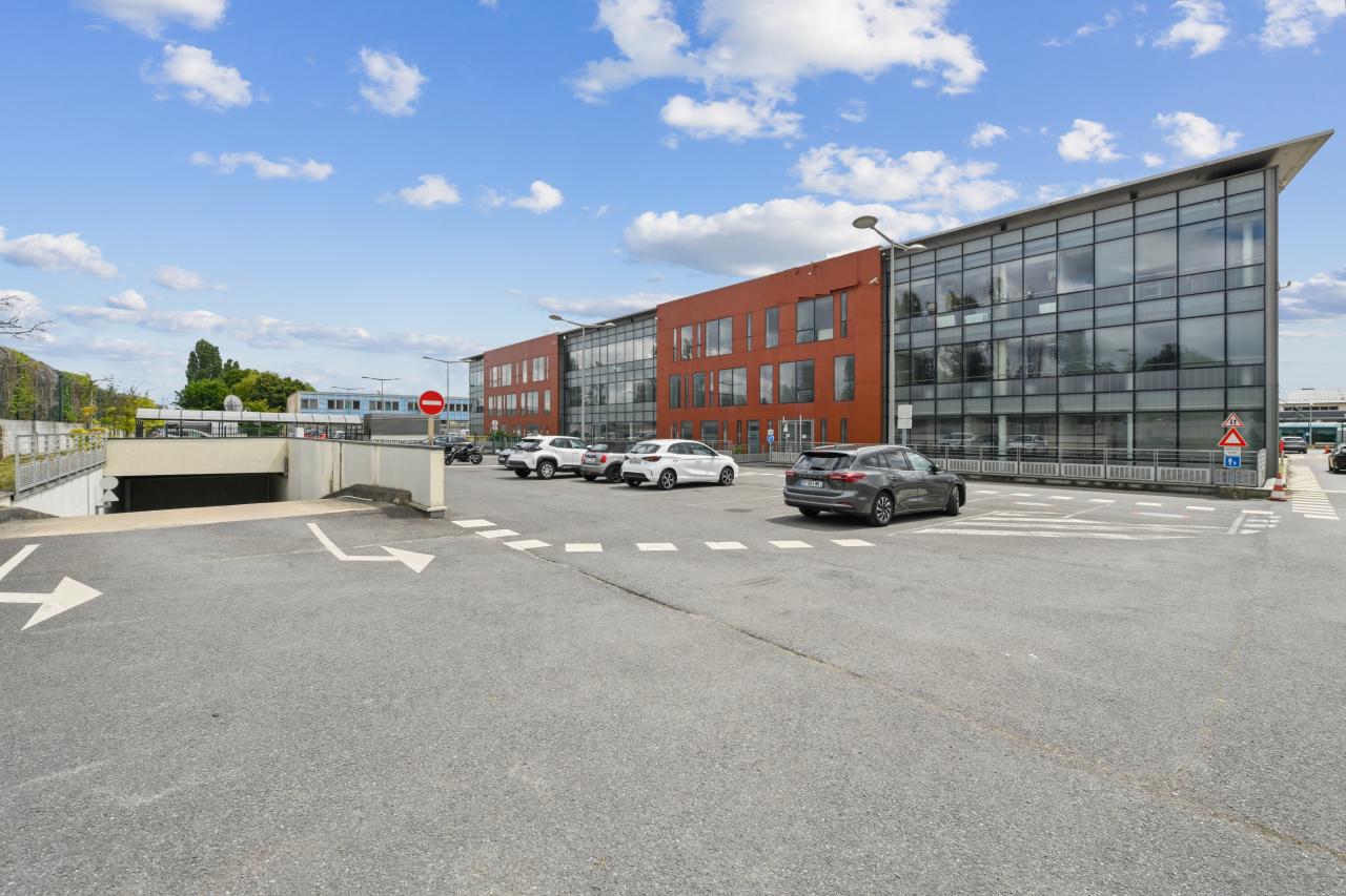 Local d'activité Vélizy-Villacoublay 4342m² Location local d'activité Vélizy-Villacoublay Yvelines OLACT2532629 0